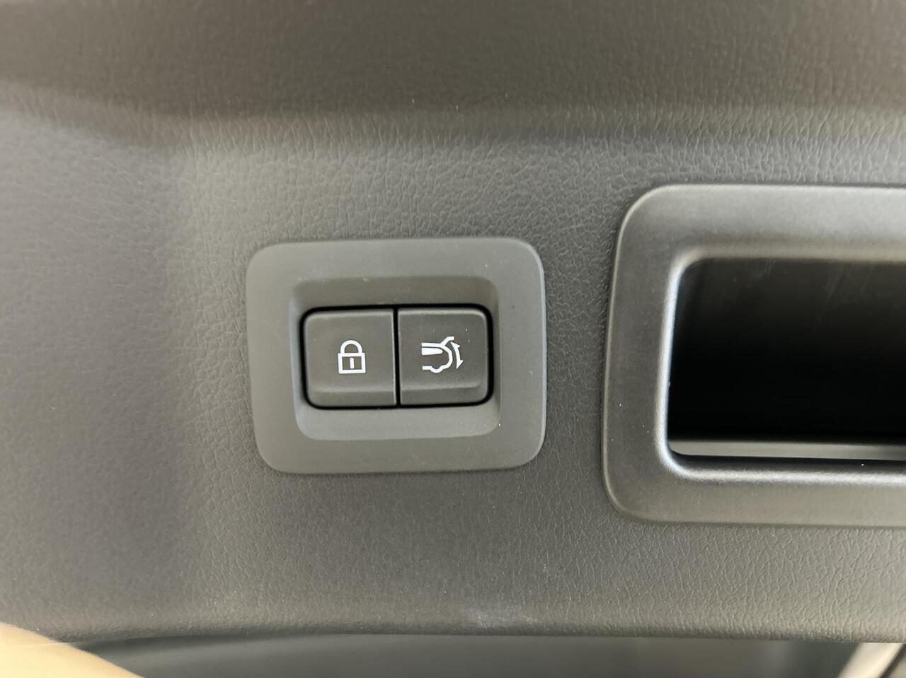 Mazda CX-80 2.5 e-SkyActiv PHEV Homura Plus | Rijklaar | Trekhaak Wegklapbaar | Apple carplay | Camera | Stoelverwarming