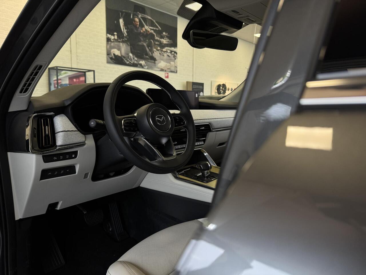 Mazda CX-80 2.5 e-SkyActiv PHEV Takumi Plus | Demo korting | 1e zitrij stoelverwarming/verkoeling | 2e zitrij stoelverwarming/verkoeling | Apple-carplay / Android-Auto | 6 persoons | Panoramisch schuif-kanteldak | 360* Camera | Adaptieve cruise control | BOSE Premium