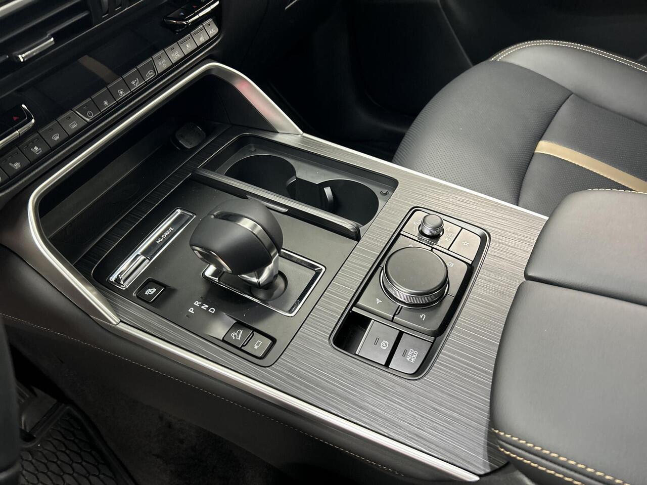 Mazda CX-80 2.5 e-SkyActiv PHEV Homura Plus | Rijklaar | Trekhaak Wegklapbaar | Apple carplay | Camera | Stoelverwarming