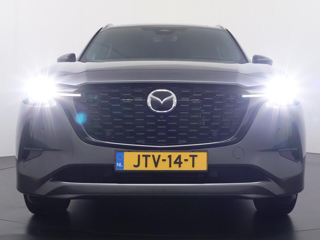Mazda CX-80 2.5 e-SkyActiv PHEV Homura Plus 6p. 7 PERSOONS| ELEK. ACHTERKLEP | PANO| HEAD-UP | DODE HOEK| ADAPTIVE. CRUISE | ACHTERBANK VERWARMD |BOSE | SUPER COMPLEET!