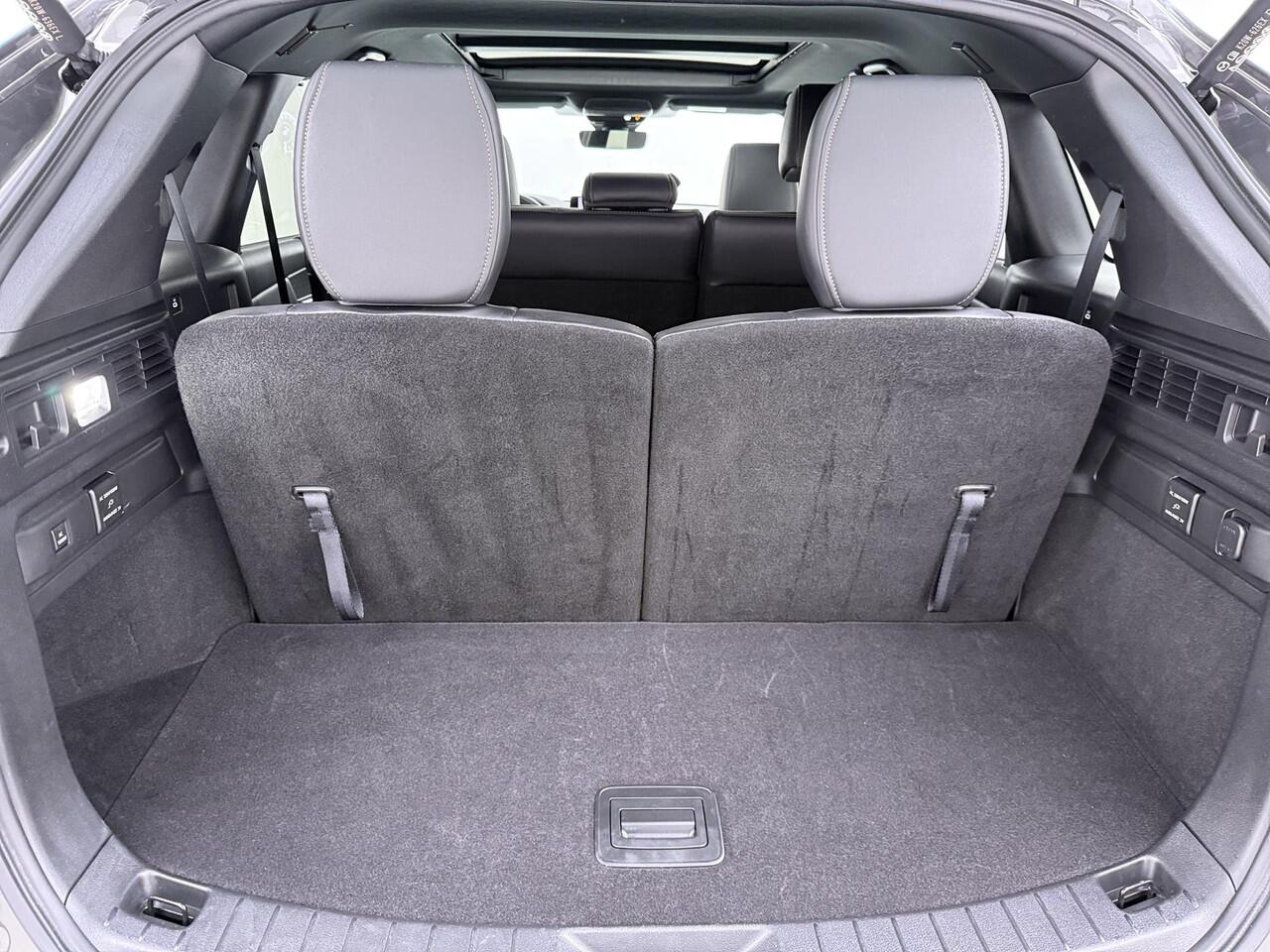 Mazda CX-80 2.5 e-SkyActiv PHEV Homura Plus 6p. 7 PERSOONS| ELEK. ACHTERKLEP | PANO| HEAD-UP | DODE HOEK| ADAPTIVE. CRUISE | ACHTERBANK VERWARMD |BOSE | SUPER COMPLEET!