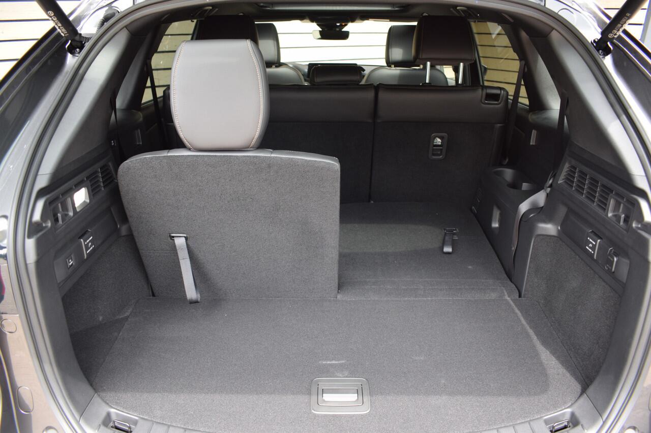 Mazda CX-80 2.5 e-SkyActiv PHEV Homura Plus - ¤ 6.885,- instapvoordeel