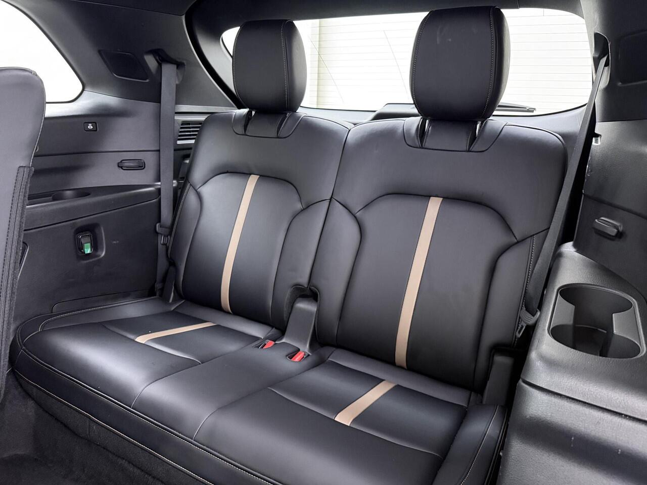 Mazda CX-80 2.5 e-SkyActiv PHEV Homura Plus 6p. 7 PERSOONS| ELEK. ACHTERKLEP | PANO| HEAD-UP | DODE HOEK| ADAPTIVE. CRUISE | ACHTERBANK VERWARMD |BOSE | SUPER COMPLEET!