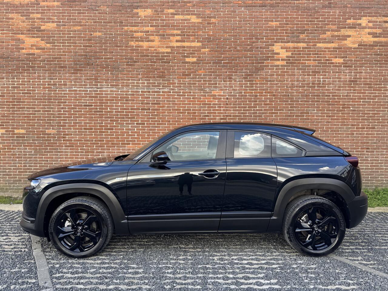 Mazda MX-30 e-SkyActiv EV 145 Exclusive-line | BLACK EDITION Navigatie | Achteruitrijcamera | Climate control | 18 Inch lmv | 16 % bijtelling tot 29-04-2029