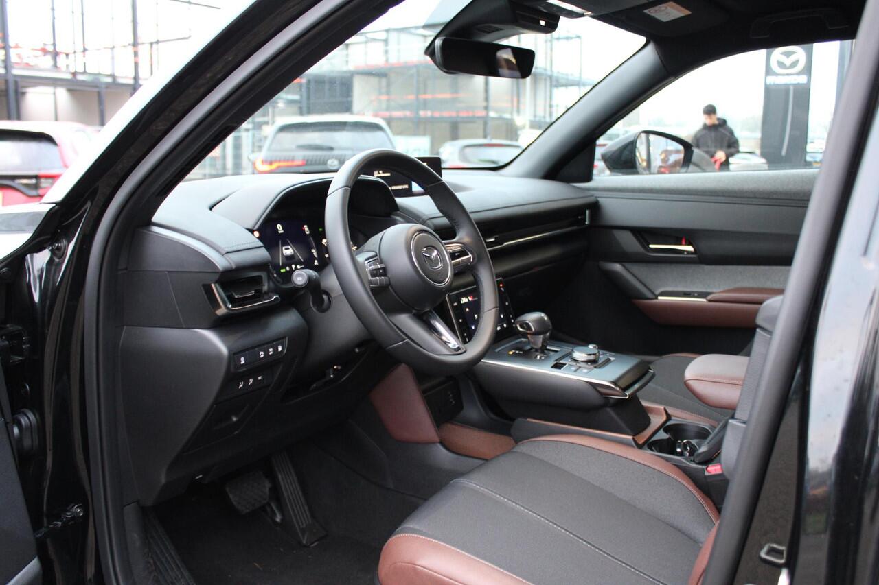 Mazda MX-30 e-SkyActiv R-EV 170 Advantage , Demovoordeel ¤ 10.190-, Adap.Cruise, Navi, Apple Carplay, Clima, Camera, PDC, HUD, Stoelverwarming, 18" LMV