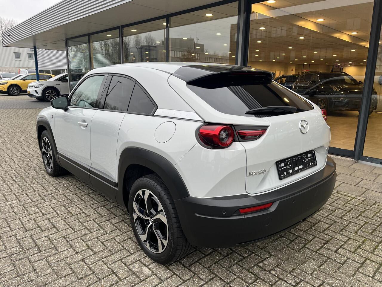 Mazda MX-30 e-SkyActiv R-EV 170 Makoto | Schuifdak | Rondomzicht Camera | Stoelverwarming | Premium audio