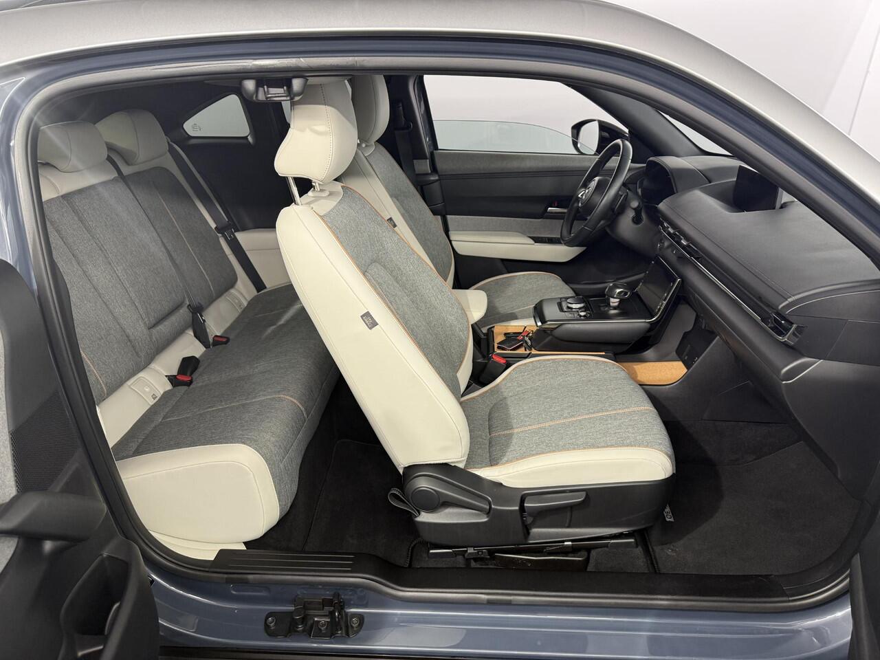 Mazda MX-30 e-SkyActiv 145 First Edition 36 kWh / Navigatie / Climate Ccontrol / Cruise Control /