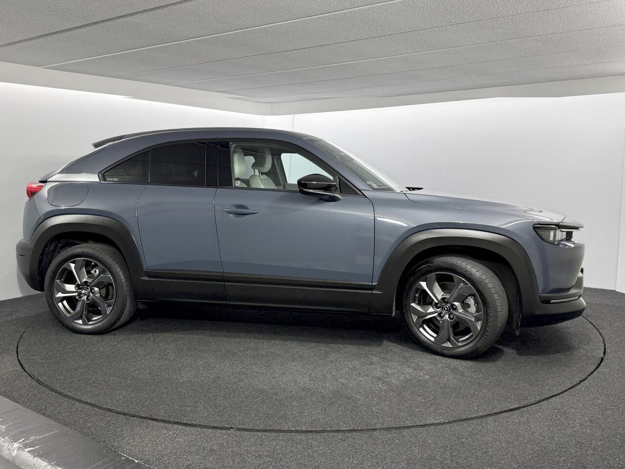 Mazda MX-30 e-SkyActiv 145 First Edition 36 kWh / 100% Electrisch / Navi / Camera / Luxe pakket