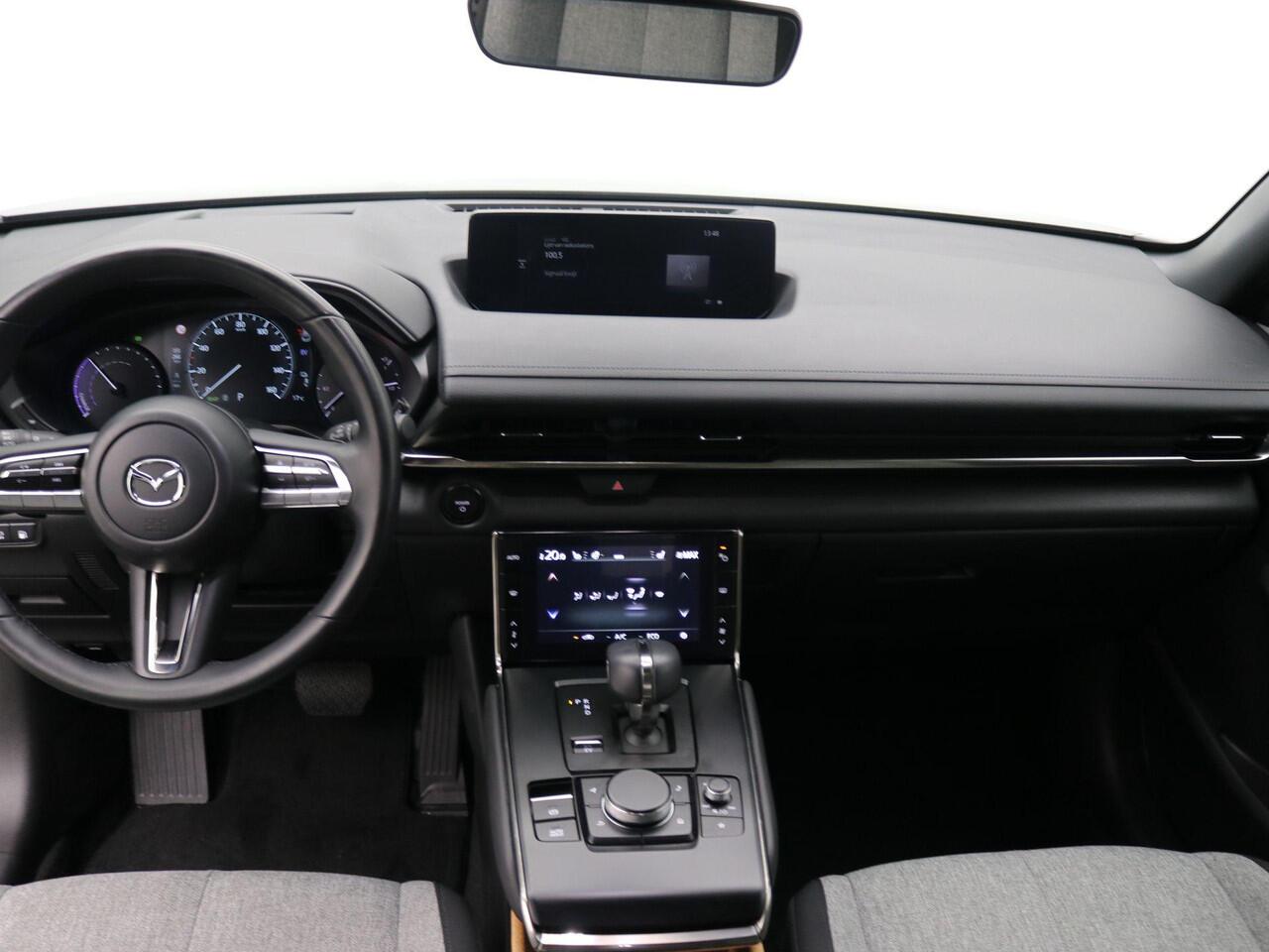 Mazda MX-30 e-SkyActiv R-EV 170 Exclusive-line AUTOMAAT / Plug-in-Hybride / 1ste Eigenaar / Historie aanwezig / HUD Display / Adaptieve Cruise Control / All seasonbanden / Navigatie / Stoel & Stuurwiel verwarming / Full Option /