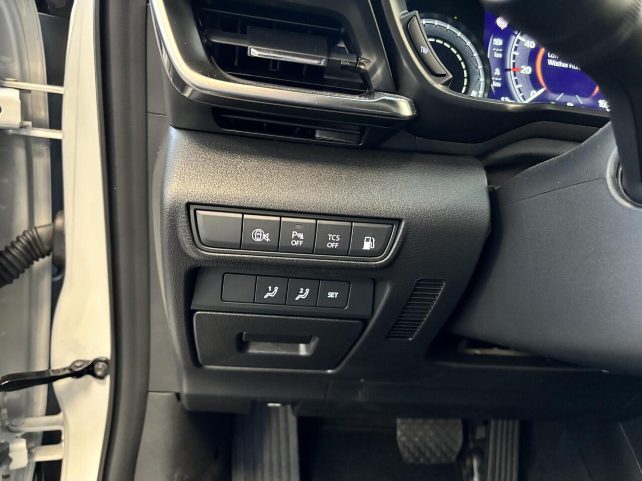 Mazda MX-30 e-SkyActiv R-EV 170 Nagisa , Demovoordeel ¤ 9.250-, Half Leder, Bose, Adap.Cruise, Navi, Apple Carplay, Clima, Camera, PDC, HUD, Stuur/Stoelverwarming, 18" LMV