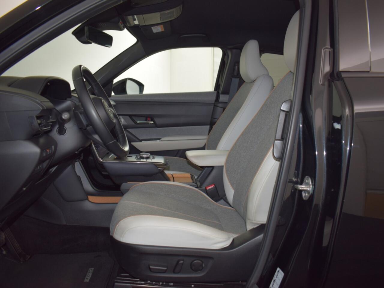 Mazda MX-30 e-SkyActiv 145 First Edition