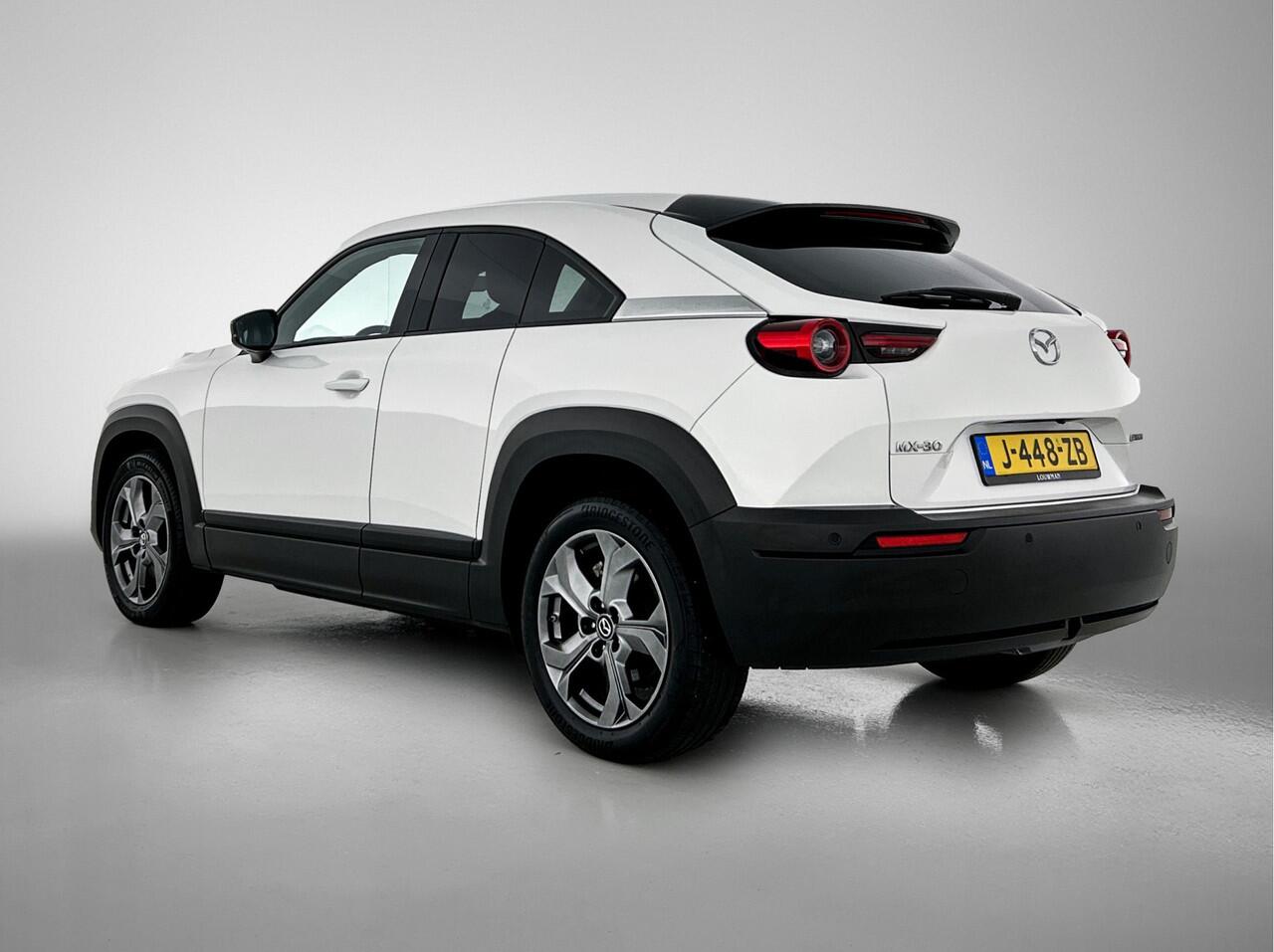 Mazda MX-30 e-SkyActiv 145 First Edition 36 kWh Navigatie | Camera achter | Stoelverwarming | PDC | Lichtmetaal