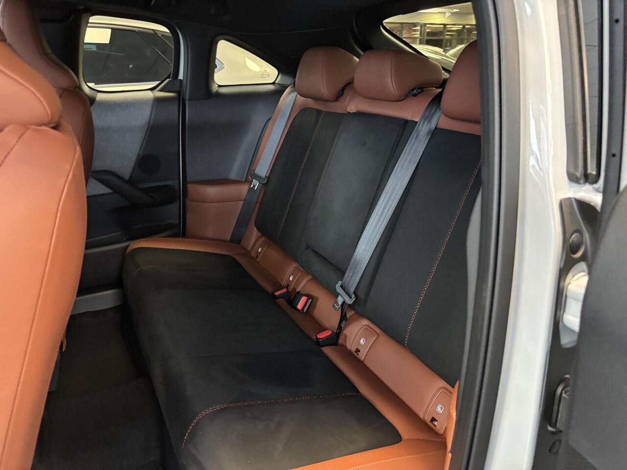 Mazda MX-30 e-SkyActiv R-EV 170 Nagisa , Demovoordeel ¤ 9.250-, Half Leder, Bose, Adap.Cruise, Navi, Apple Carplay, Clima, Camera, PDC, HUD, Stuur/Stoelverwarming, 18" LMV