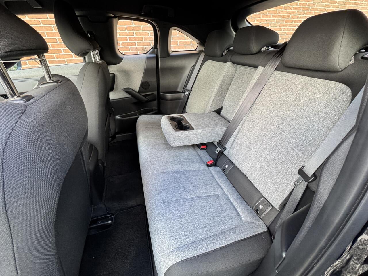 Mazda MX-30 e-SkyActiv EV 145 Exclusive-line | BLACK EDITION Navigatie | Achteruitrijcamera | Climate control | 18 Inch lmv | 16 % bijtelling tot 29-04-2029