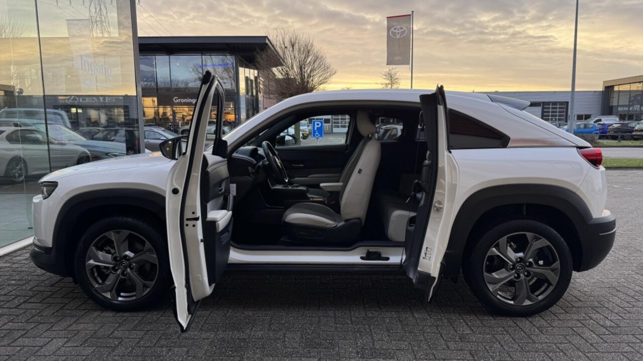 Mazda MX-30 e-SkyActiv 145 Comf. | HUD | Camera | Navi