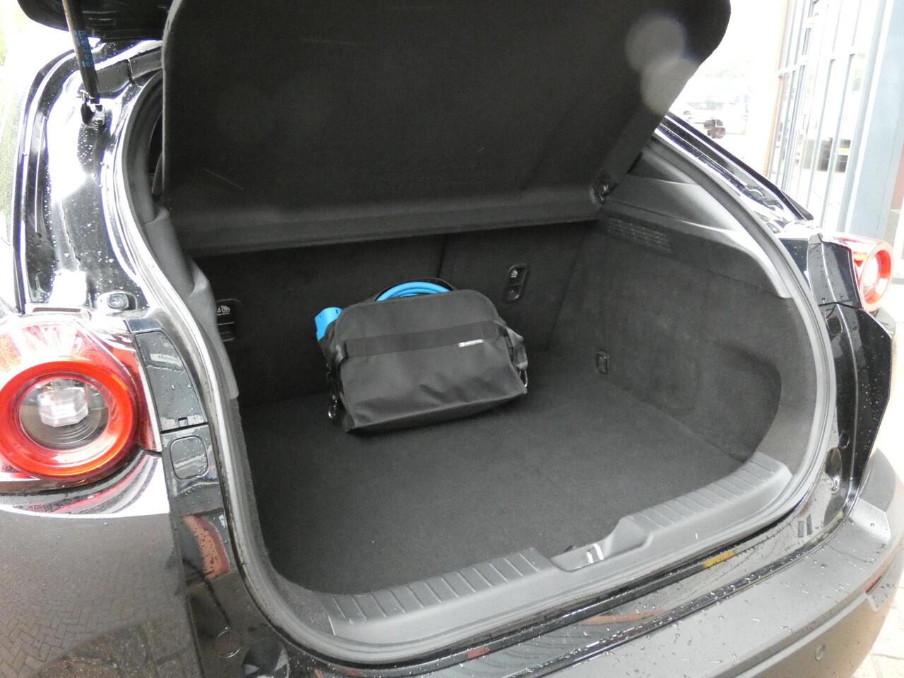 Mazda MX-30 e-SkyActiv 145 first edition 36 kWh