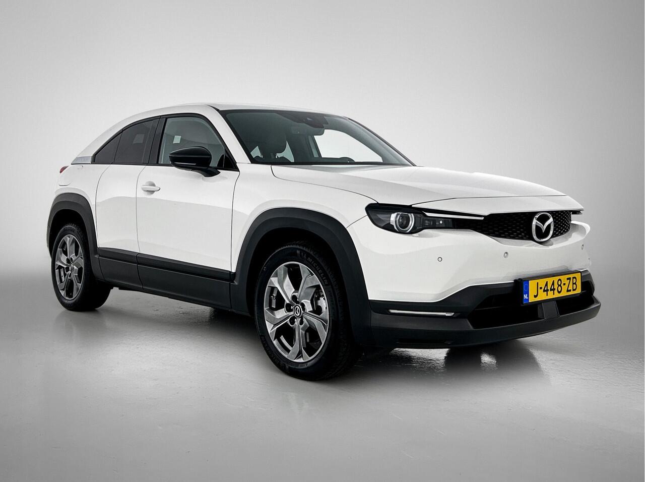 Mazda MX-30 e-SkyActiv 145 First Edition 36 kWh Navigatie | Camera achter | Stoelverwarming | PDC | Lichtmetaal