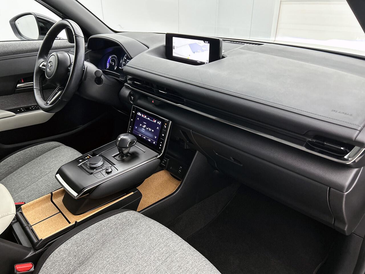 Mazda MX-30 e-SkyActiv EV 145 Exclusive-line 36 kWh | Fietsendragerhaak | Navigatie | Carplay |