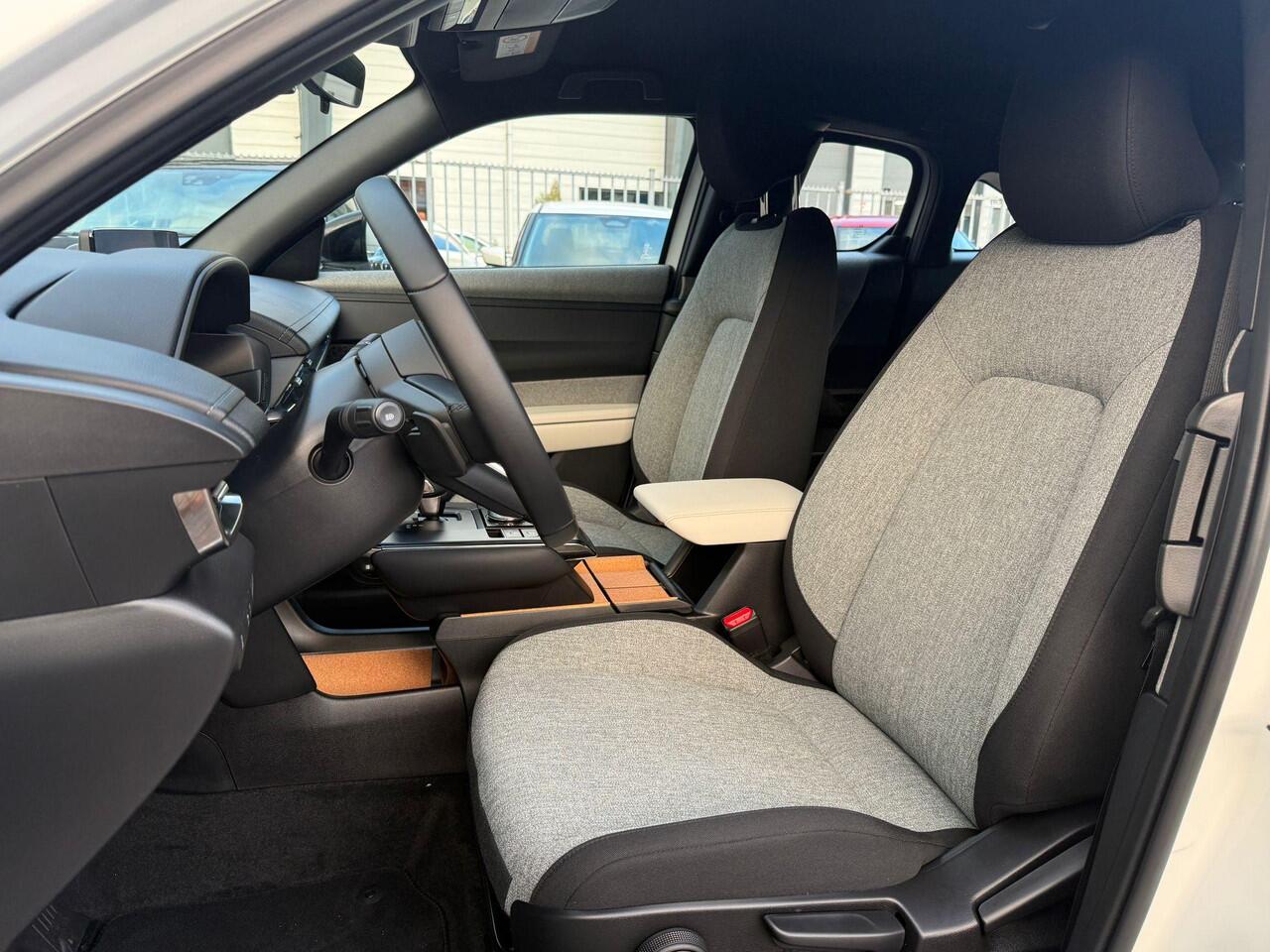 Mazda MX-30 e-SkyActiv EV 145 Prime-line 36 kWh | Achteruitrijcamera | RIJKLAARPRIJS!