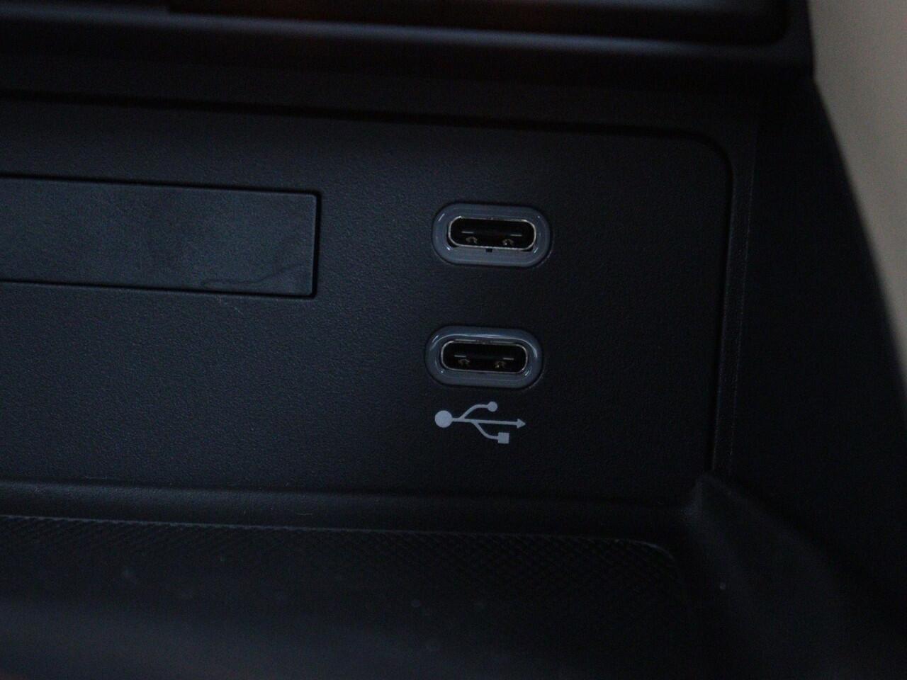 Mazda MX-5 1.5 SKYACTIV-G 132 6MT RWD Kazari