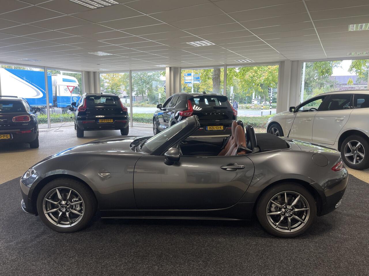 Mazda MX-5 1.5 SkyActiv-G 132 Luxury super lage km stand
