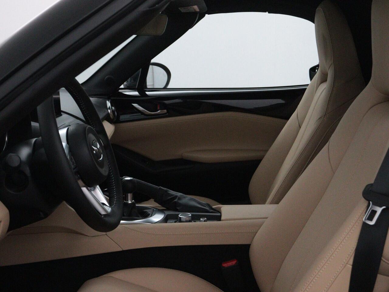 Mazda MX-5 1.5 SKYACTIV-G 132 6MT RWD Kazari