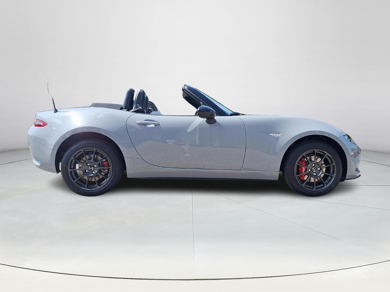 Mazda MX-5 1.5 SkyActiv-G 132 Homura | Brembo | Sportonderstel | Bose | Recaro | Achteruitrij camera | BBS Forged velgen | Full led adaptieve koplampen | Draadloze Apple Carplay en Android Auto | Navigatie | Cruise Control | Stoelverwarming |