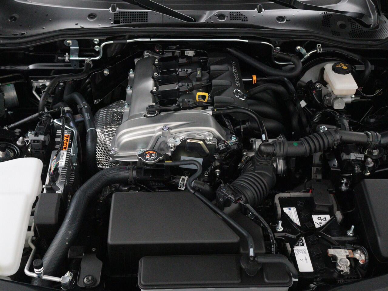 Mazda MX-5 1.5 SKYACTIV-G 132 6MT RWD Kazari