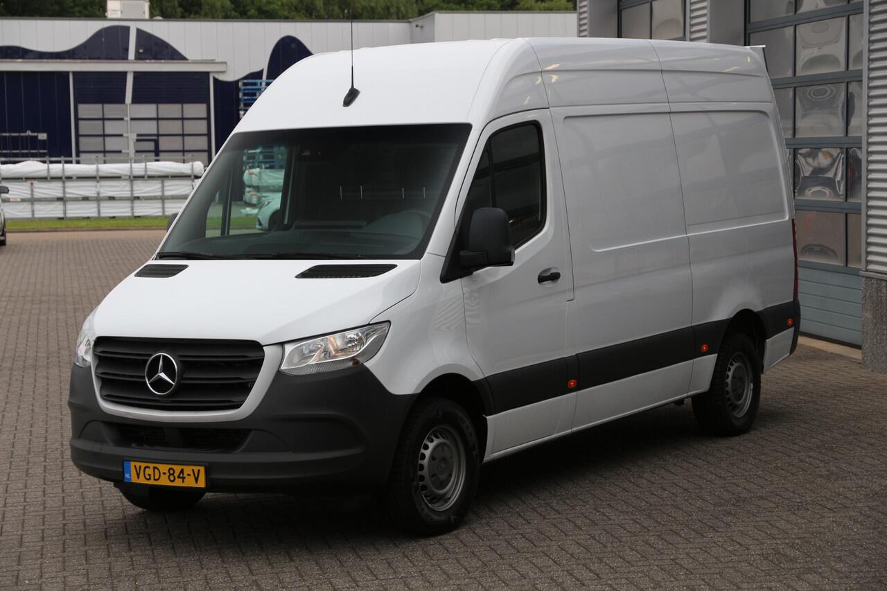 Mercedes-Benz 311 CDI Sprinter | Aut. | Laadklep | Mbux | Navi | Camera | Clima..