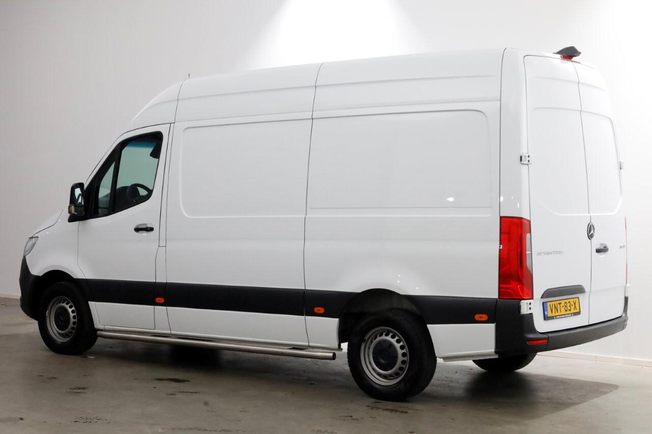 Mercedes-Benz 311 CDI Sprinter 115pk RWD L2H2 Servicewagen Airco/Camera/230V 02-2022