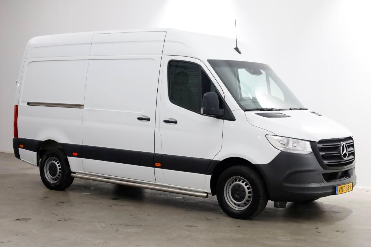 Mercedes-Benz 311 CDI Sprinter 115pk RWD L2H2 Servicewagen Airco/Camera/230V 02-2022