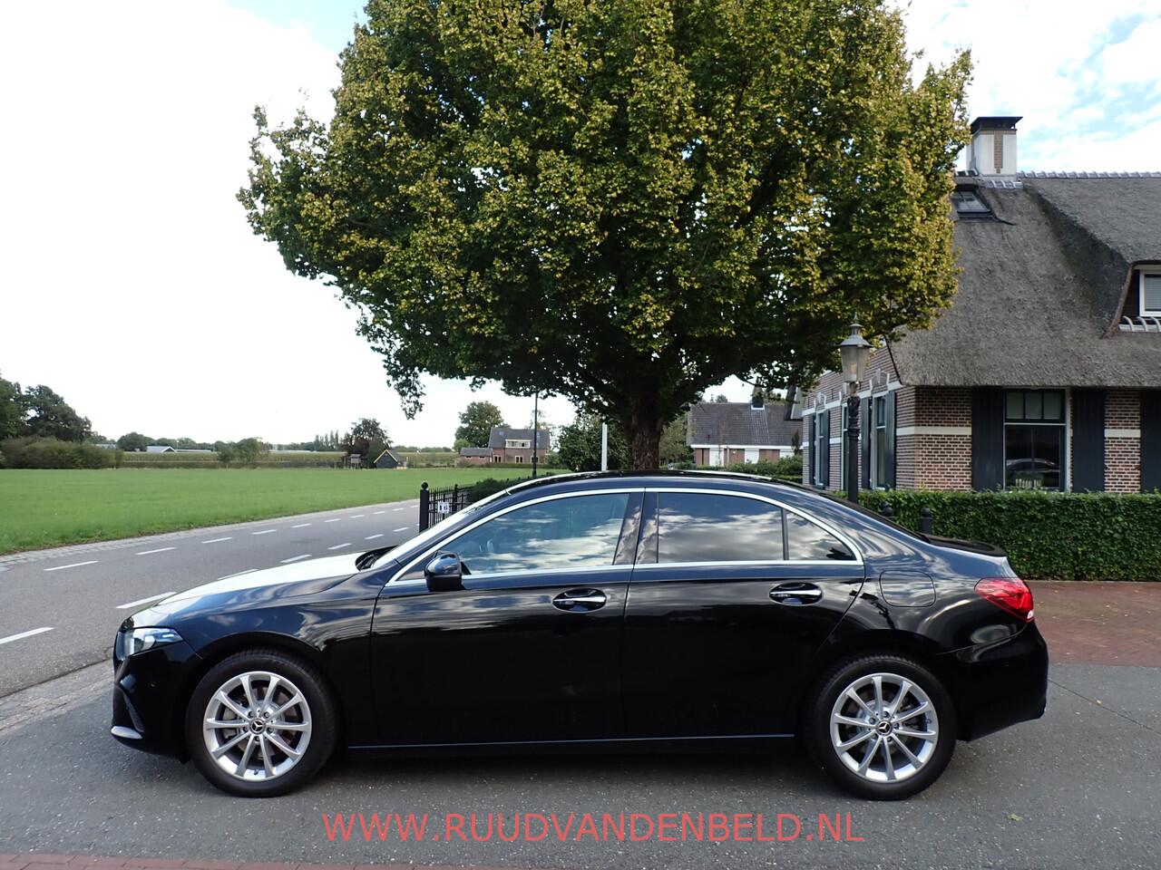 Mercedes-Benz A-KLASSE 200 WIDESCREEN SPORTLEER+VENTILATIE/CAMERA/KEYLESS/LED