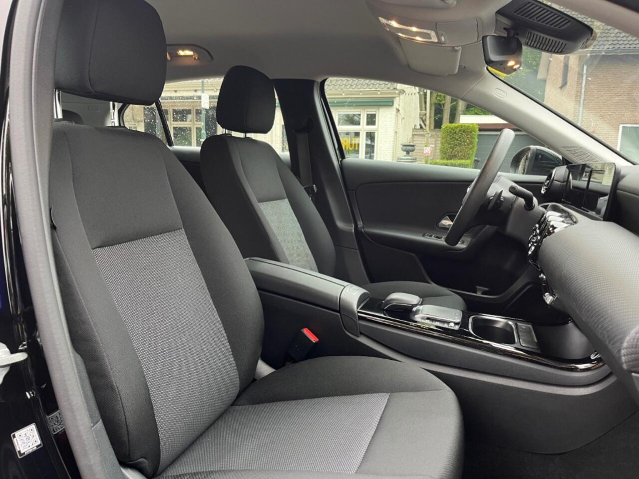 Mercedes-Benz A-KLASSE 180 SOLUTION LUXURY AUTOMAAT / NAVI / CRUISE CTR. / CAMERA