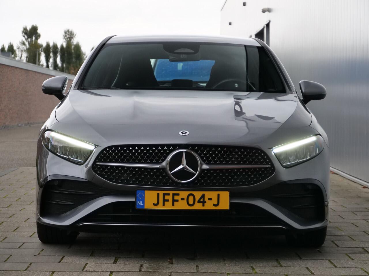 Mercedes-Benz A-KLASSE 200 AMG Line Mild Hybrid 163 Pk Automaat Navigatie / Camera / Trekhaak / Stoelverwarming