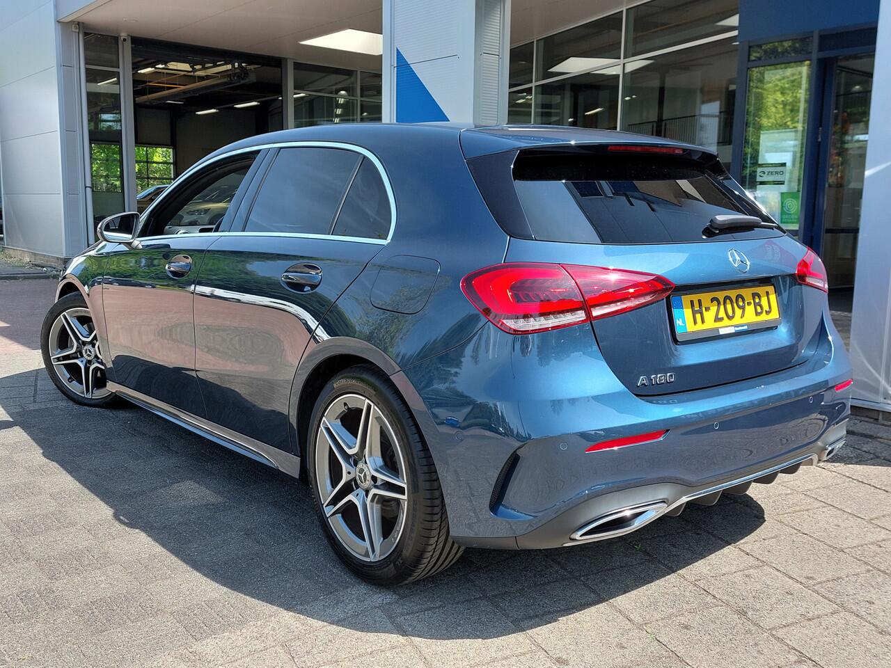 Mercedes-Benz A-KLASSE 180 136pk Automaat Business Solution AMG | Origineel NL | Navi | Apple Carplay+Android Auto | Clima | Cruise | Led Koplampen | Pdc V+A+Assist+Camera | Stoelverwarming | 18''lm