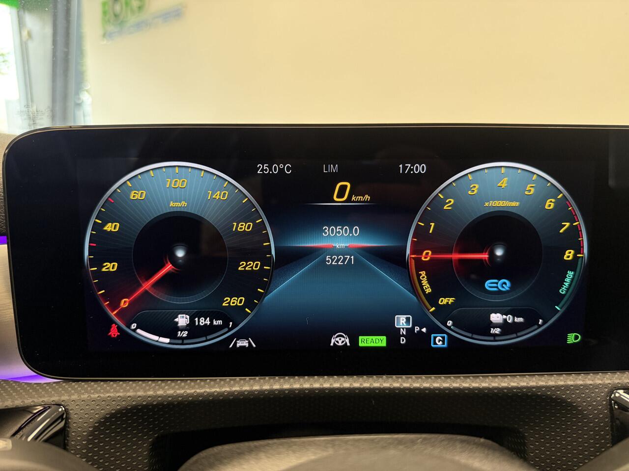 Mercedes-Benz A-KLASSE 250 e AMG Line ACC PDC 360' camera Panoramadak Head-Up 24 maanden garantie mogelijk (*vraag naar de voorwaarden)