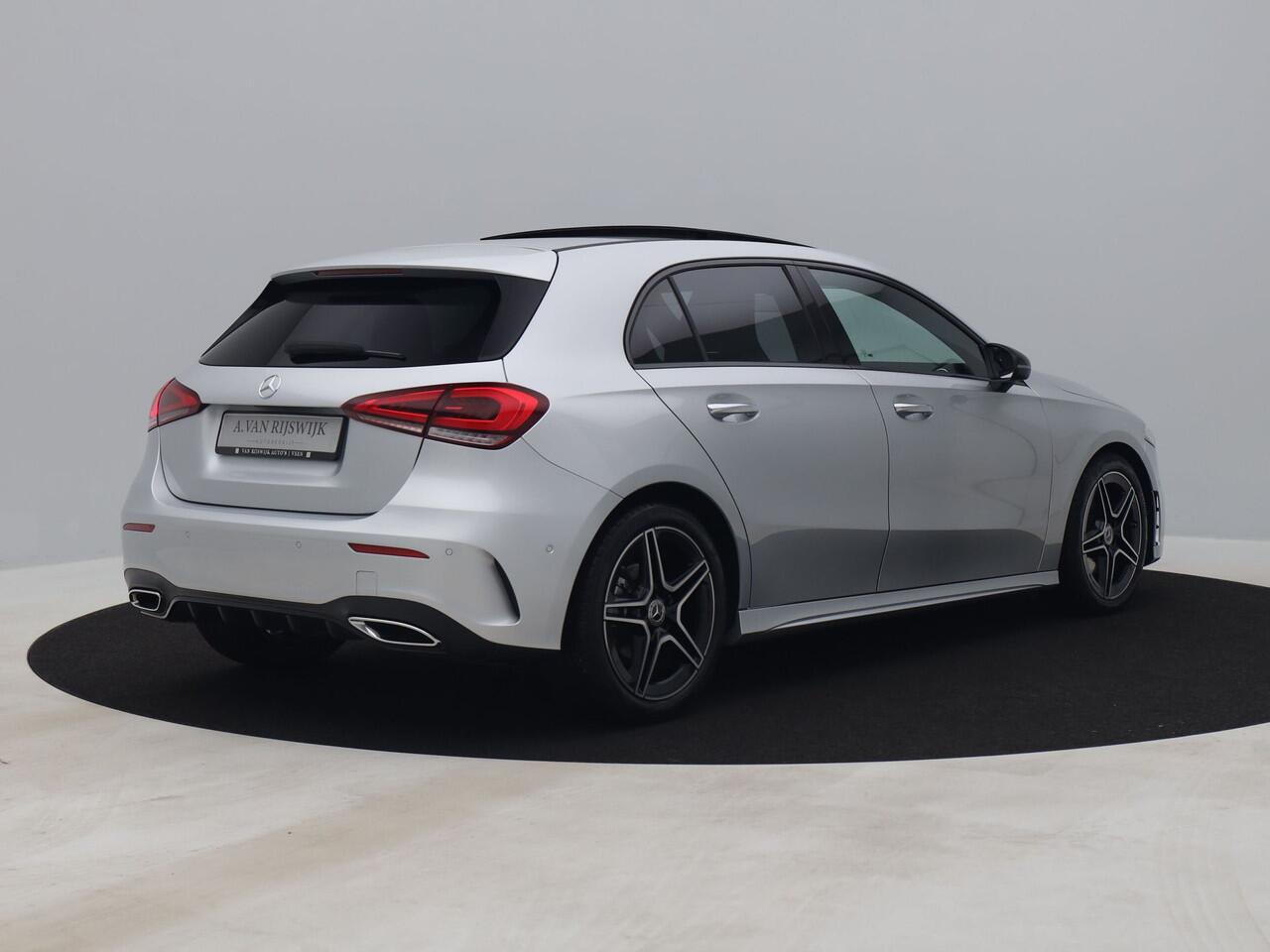 Mercedes-Benz A-KLASSE 180 AMG Line | PANO | CAMERA | KEYLESS | SFEERVERLICHTING | STOELVERW.