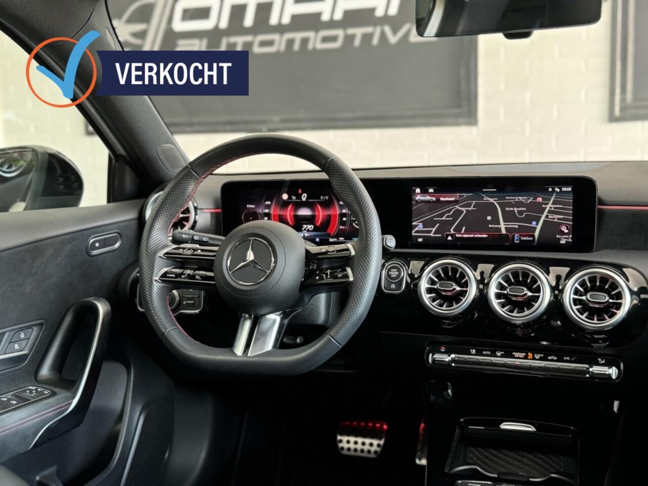 Mercedes-Benz A-KLASSE A 200 AMG Line Facelift 2023 PANO SFEER