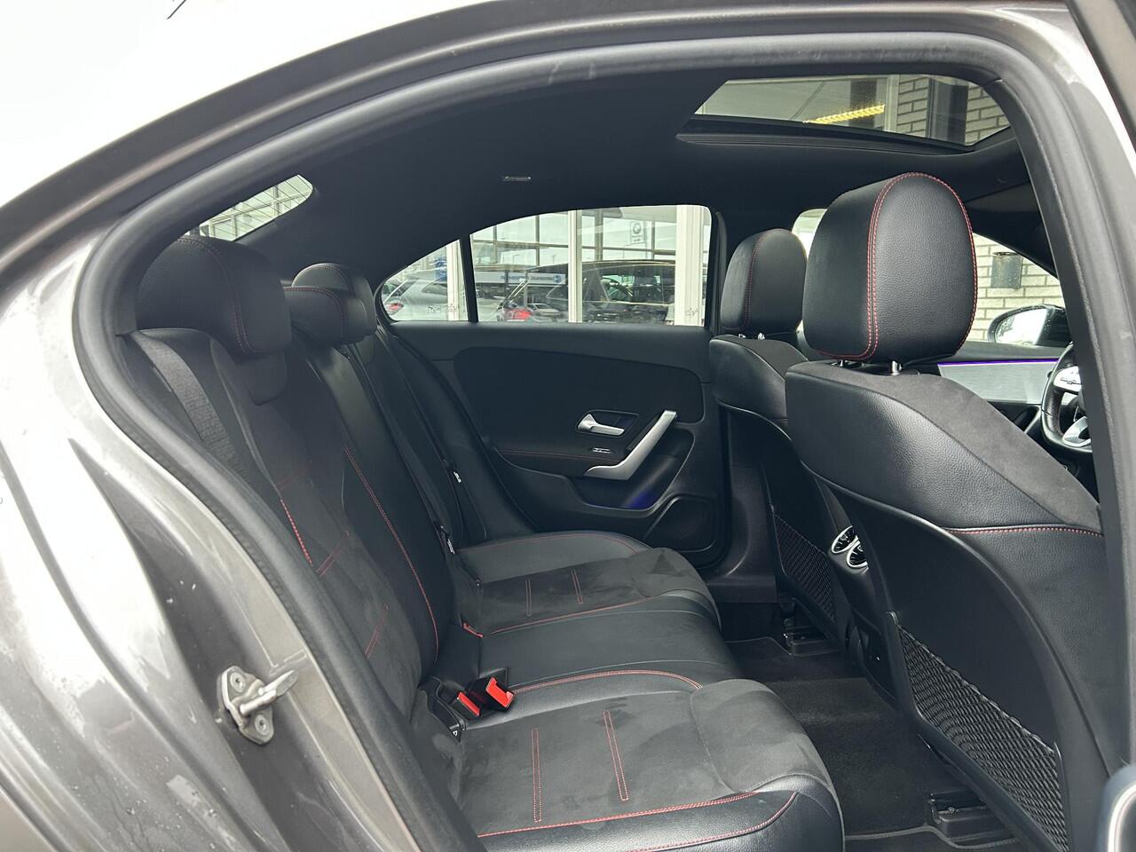 Mercedes-Benz A-KLASSE Limousine 200 Business Solution AMG | Panoramadak | Cruise Control | Stoelverwarming