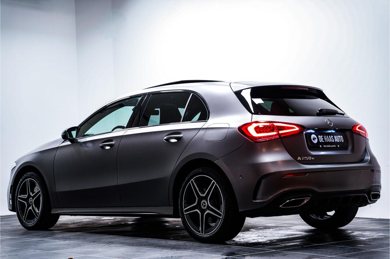 Mercedes-Benz A-KLASSE 250 e AMG *Mat Grijs*|Pano dak|Leder|360 cam|Acc