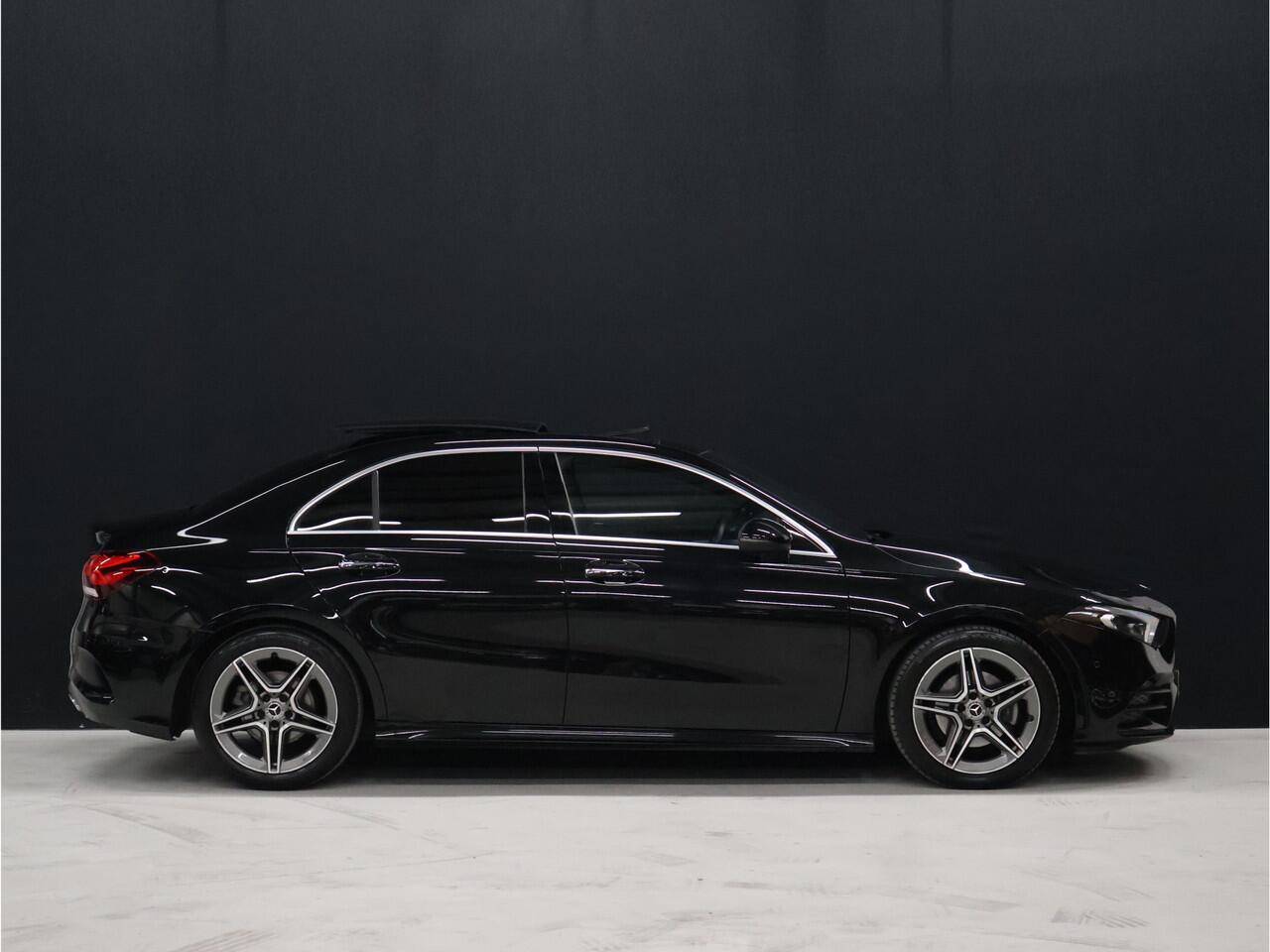 Mercedes-Benz A-KLASSE 200 AMG Sport *WEEKAANBIEDING* [SFEERVERLICHTING, SCHUIFKANTELDAK, CAMERA, PDC 360, MEMORY SEATS, STOELVERWARMING, CRUISE CONTROL, FLIPPERS, NAVIGATIE, NIEUWSTAAT]