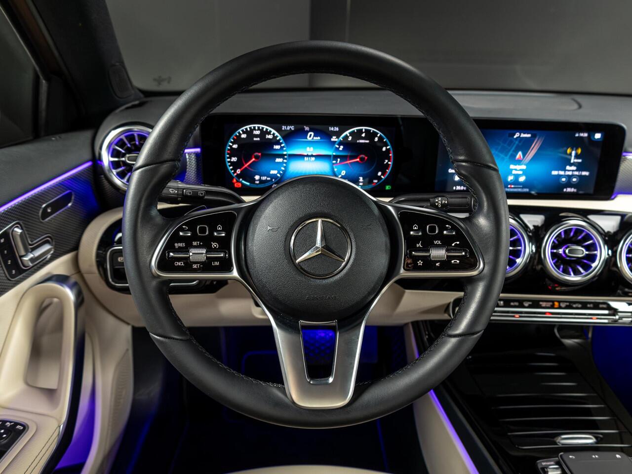 Mercedes-Benz A-KLASSE Hatchback 180 Business Solution Luxury Panorama dak