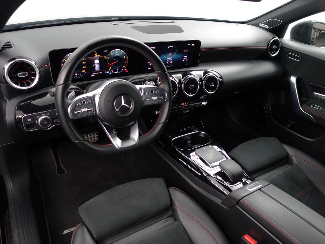 Mercedes-Benz A-KLASSE AMG 35 4MATIC Premium Plus- Burmester Surround, Stoel Memory, Zitcomfort, Dealer Onderhouden