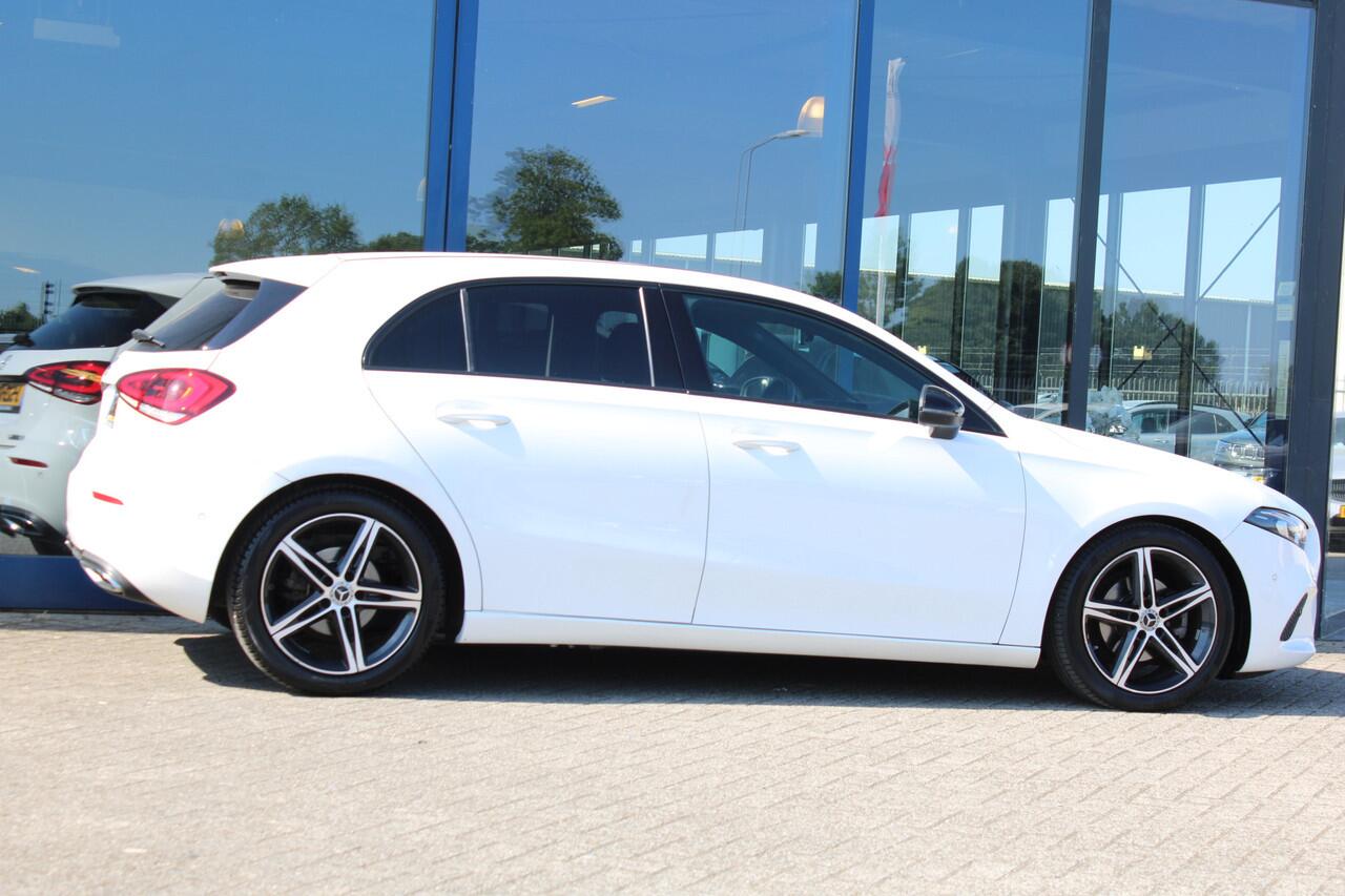 Mercedes-Benz A-KLASSE 180d AUT7 Launch Edition Premium Night LEDER WIDESCREEN CAMERA NAVI 18''