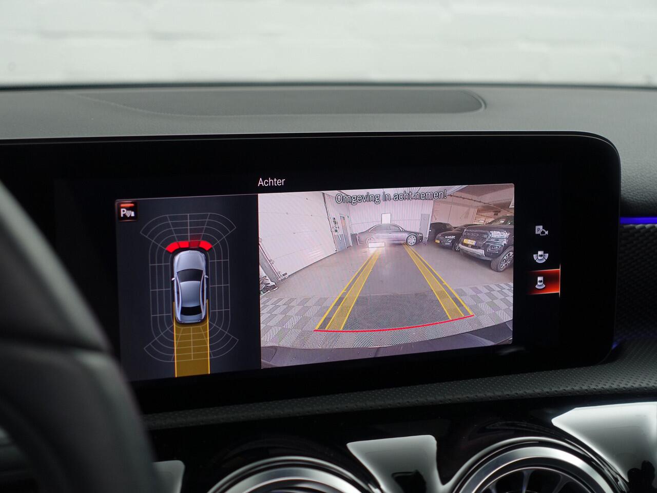 Mercedes-Benz A-KLASSE 250 e AMG Prestige Plus Aut- Panoramadak, 2x Memory, Sfeerverlichting, Carplay, Android Auto, Zitcomfort