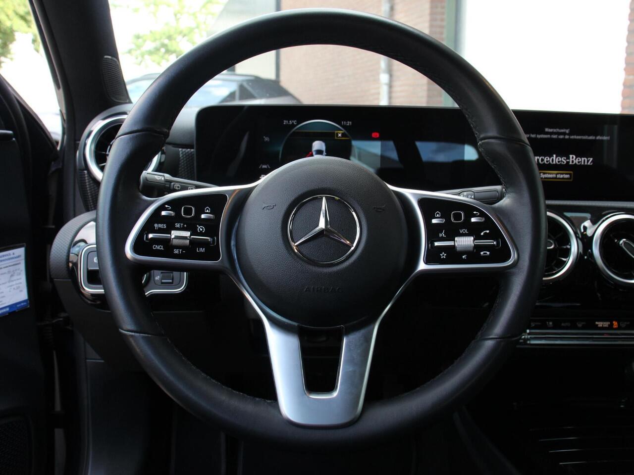 Mercedes-Benz A-KLASSE 200 163pk DCT Progressive DEMO ! Navigatie Parkeersensoren Camera Cruise Control Stoelverwarming Ledverlichting Climate Control