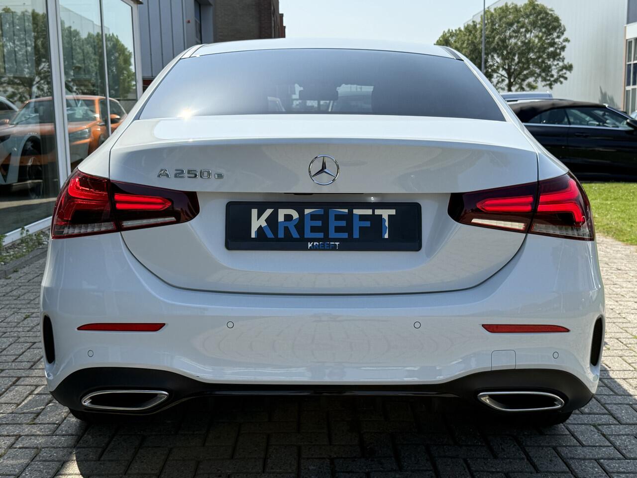 Mercedes-Benz A-KLASSE 250 e Business Solution AMG Camera | Dubbele klok