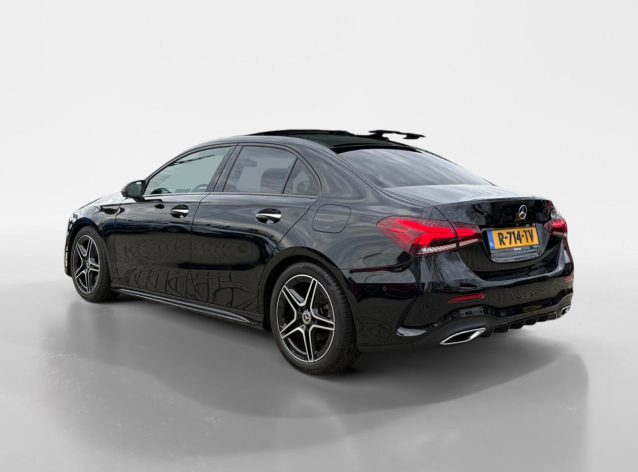 Mercedes-Benz A-KLASSE 180 AMG Line I Panoramadak I Leder I Widescreen