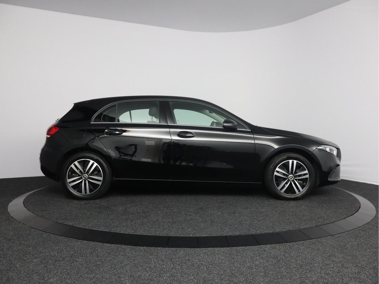 Mercedes-Benz A-KLASSE 250 e Style Style | Plug-in Hybrid | M-Bux | LED-koplampen