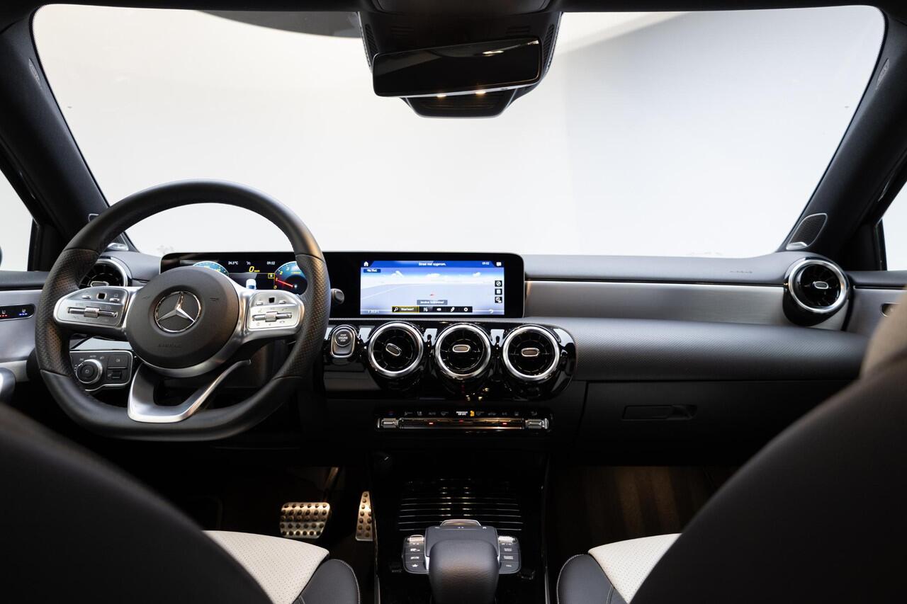 Mercedes-Benz A-KLASSE 250 e | AMG | Burmester | Leder |